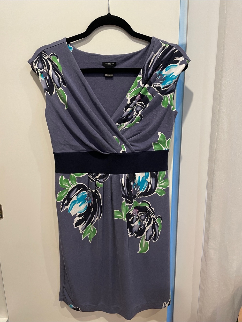 Ann Taylor Floral Wrap-Front Cap Sleeve Dress in Blue Gray with Green Accents